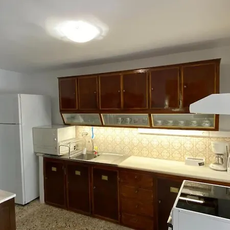 Holiday home Bee -